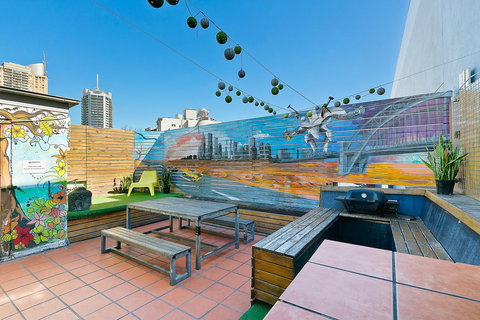 Mad Monkey Downtown - New South Wales Tourism  6