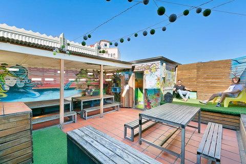 Mad Monkey Downtown - New South Wales Tourism  11