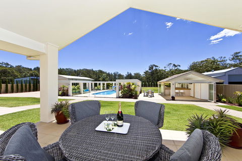 One Mile Mansion - Private Coastal Retreat FREE FAMILY ADVENTURE PASS - New South Wales Tourism  1