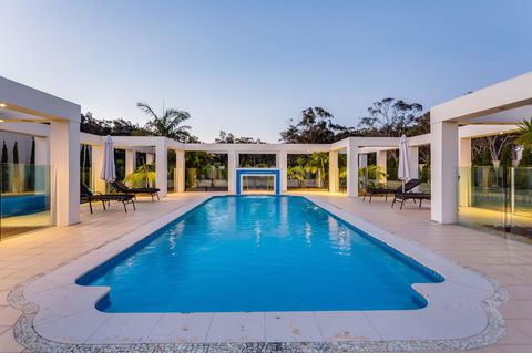 One Mile Mansion - Private Coastal Retreat FREE FAMILY ADVENTURE PASS - New South Wales Tourism  0