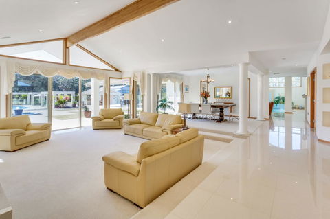 One Mile Mansion - Private Coastal Retreat FREE FAMILY ADVENTURE PASS - New South Wales Tourism  12