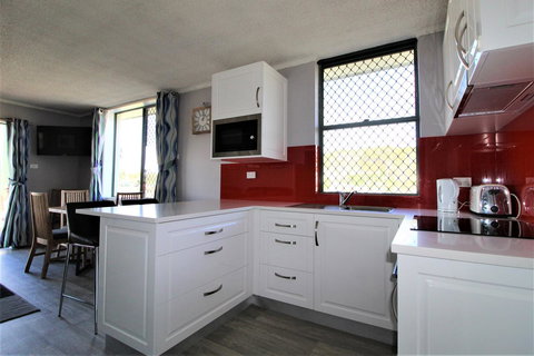 Beachfront 3, 25 Willow Street - New South Wales Tourism  6