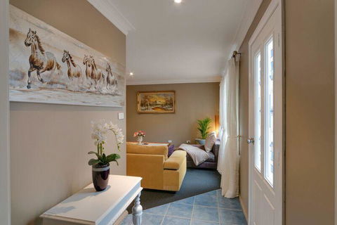 Mountainside B & B - New South Wales Tourism  4