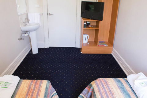 Gardners Inn Hotel - New South Wales Tourism  17