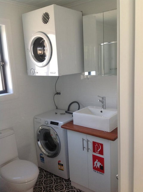 Hideaway Holiday Apartments - New South Wales Tourism  1