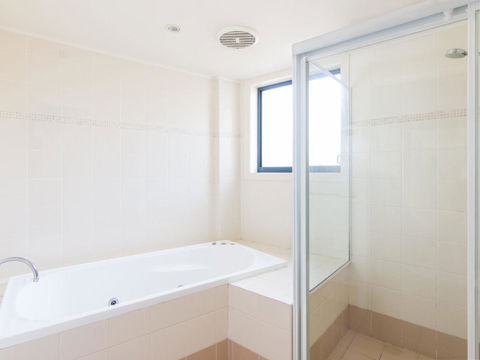 Millennium 102 With Pool In Complex - New South Wales Tourism  4