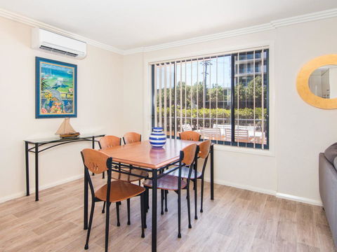 Millennium 102 With Pool In Complex - New South Wales Tourism  10