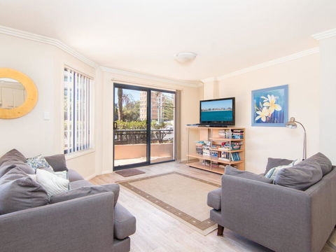 Millennium 102 With Pool In Complex - New South Wales Tourism  7