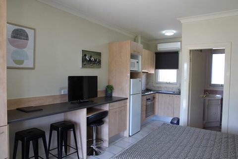 Tumut Apartments - New South Wales Tourism  8