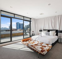 Darling Harbour Penthouse ViewsJacuzzi - New South Wales Tourism 