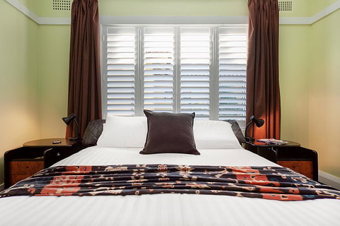 Art Deco Apartment With Breathtaking Water Views - New South Wales Tourism  10