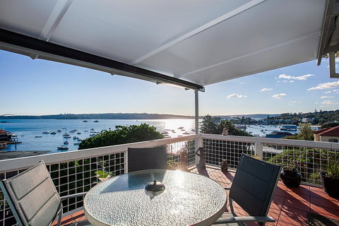 Art Deco Apartment With Breathtaking Water Views - New South Wales Tourism  3