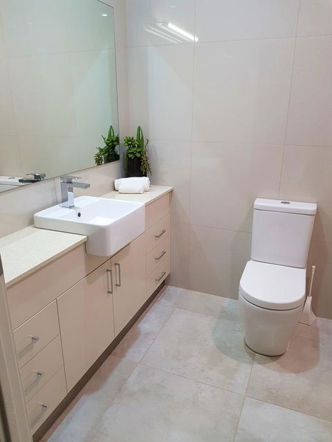 Darwin Beach Escape Holiday Home - New South Wales Tourism  9