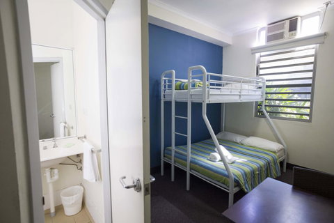 Melaleuca On Mitchell - Darwin YHA - New South Wales Tourism  9