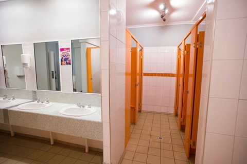 Melaleuca On Mitchell - Darwin YHA - New South Wales Tourism  3