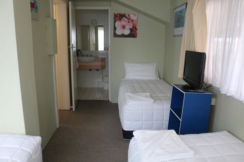 Golden Sands Motor Inn - New South Wales Tourism  22