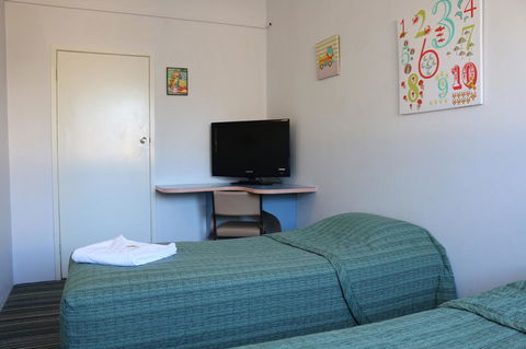 Golden Sands Motor Inn - New South Wales Tourism  19