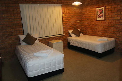 Golden Sands Motor Inn - New South Wales Tourism  5