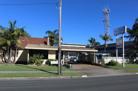 Golden Sands Motor Inn - New South Wales Tourism  18