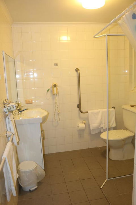 Golden Sands Motor Inn - New South Wales Tourism  23