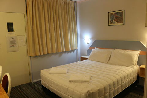 Golden Sands Motor Inn - New South Wales Tourism  16