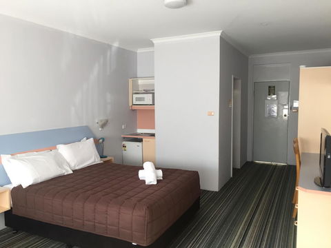 Golden Sands Motor Inn - New South Wales Tourism  8