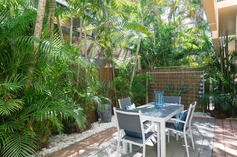 CitySide Apartment - 2 Bedroom With Private Courtyard - New South Wales Tourism  13
