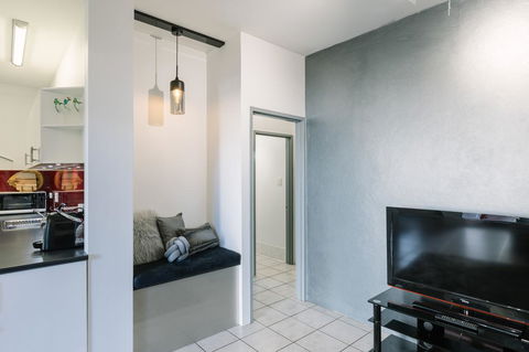 CitySide Apartment - 2 Bedroom With Private Courtyard - New South Wales Tourism  8