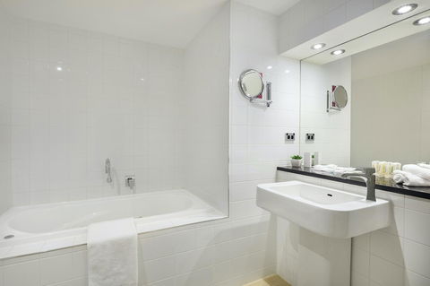 Crowne Plaza Canberra, An IHG Hotel - New South Wales Tourism  28