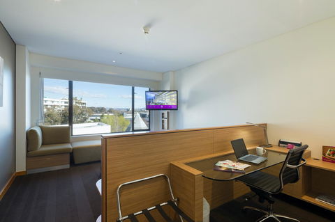 Crowne Plaza Canberra, An IHG Hotel - New South Wales Tourism  15