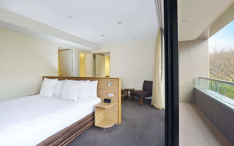 Crowne Plaza Canberra, An IHG Hotel - New South Wales Tourism  13