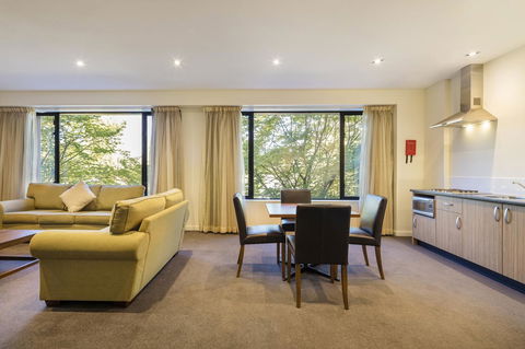 Crowne Plaza Canberra, An IHG Hotel - New South Wales Tourism  35