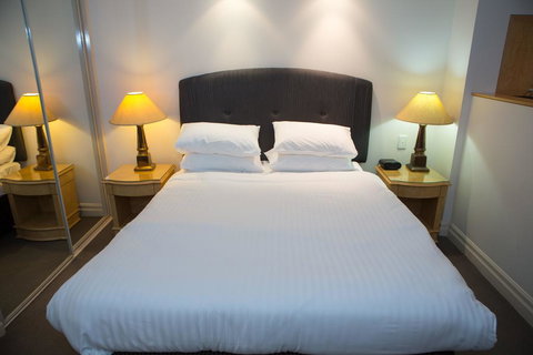 Bond 215 - New South Wales Tourism  1