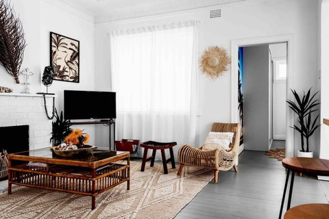 Bondi Surf Cottage - New South Wales Tourism  0