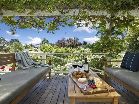 Bourne Cottage - Perfect For All Seasons - New South Wales Tourism  0