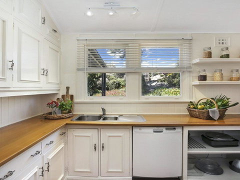 Bourne Cottage - Perfect For All Seasons - New South Wales Tourism  2