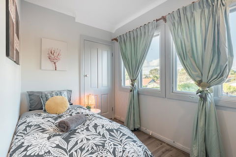 Boutique Private Rm Situated In The Heart Of Burwood5 - New South Wales Tourism  0