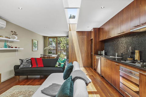 BOUTIQUE STAYS - Curran Terrace - New South Wales Tourism  3