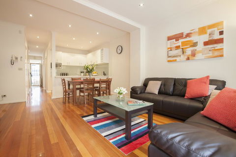 Boutique Stays - Melrose Terrace, Townhouse In North Melbourne - New South Wales Tourism  0