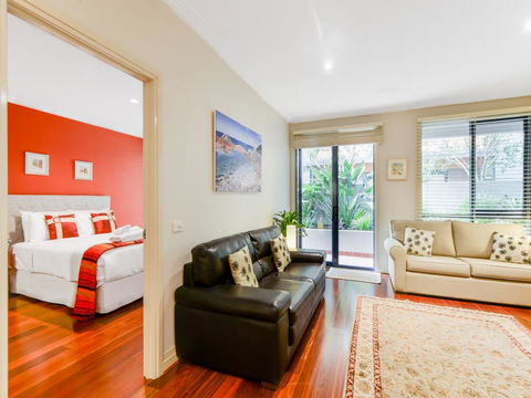 Boutique Stays - River Boulevard, Richmond Apartment - New South Wales Tourism  0