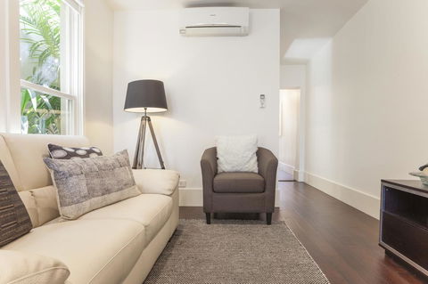 Boutique Stays - South Yarra Lane - New South Wales Tourism  3