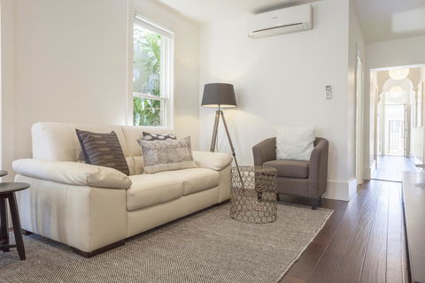 Boutique Stays - South Yarra Lane - New South Wales Tourism  2