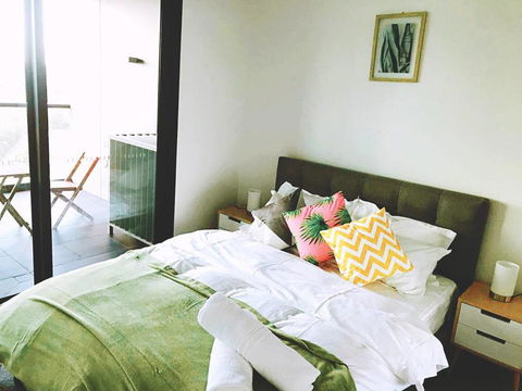 Brand New 2 Bed Apartment With Absolute Park View - New South Wales Tourism  0