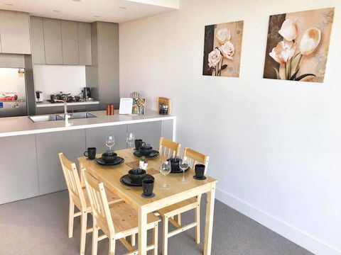 Brand New 2 Bed Apartment With Absolute Park View - New South Wales Tourism  2