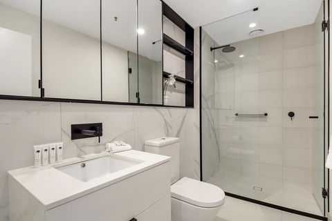 Brand New Apartment With Balcony, Gym And Sauna - New South Wales Tourism  2