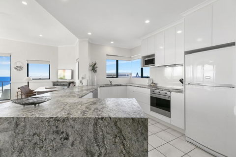 Breathtaking Views Of Sunshine Beach - Unit 7/21 Park Crescent - New South Wales Tourism  1