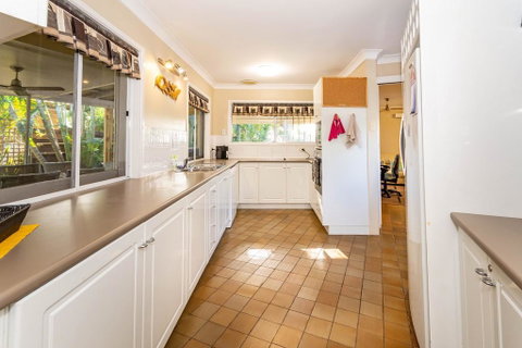 Bribie Beach House, Waterfront Directly Across The Road - Solander Esp, Banksia Beach - New South Wales Tourism  2