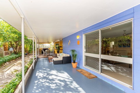 Bribie Beach House, Waterfront Directly Across The Road - Solander Esp, Banksia Beach - New South Wales Tourism  3