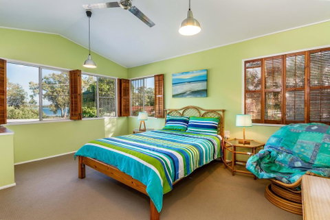 Bribie Beach House, Waterfront Directly Across The Road - Solander Esp, Banksia Beach - New South Wales Tourism  1