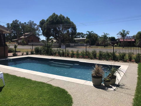 Bridge Motor Inn Tocumwal - New South Wales Tourism  2